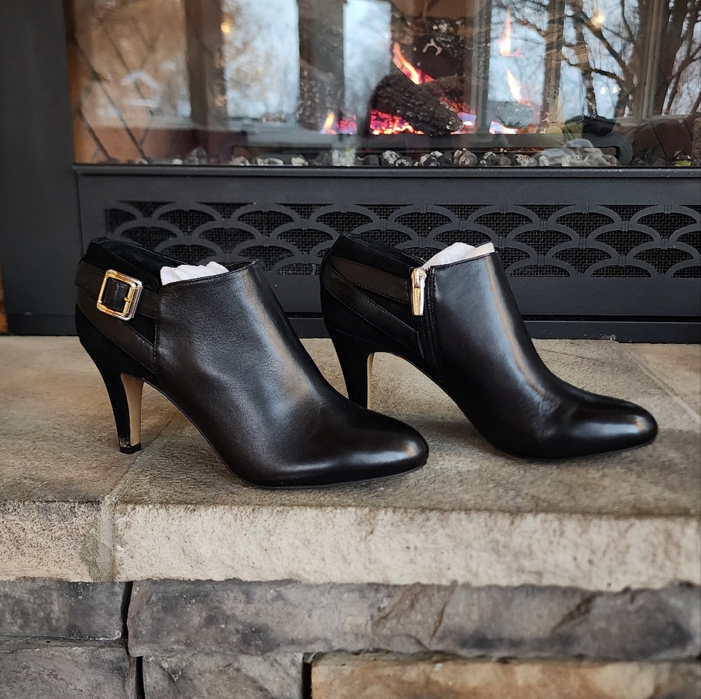 Vince Camuto Vayda Size 8 BNIB Black Leather & Suede Ankle Boots